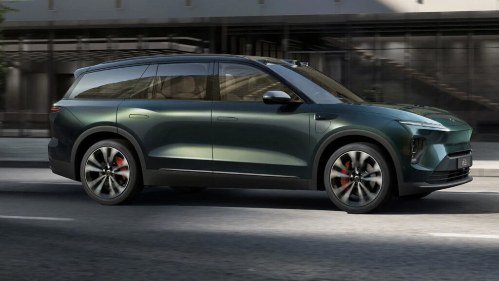 NIO EL8: Specs, Perks & Tesla, BMW Comparison
