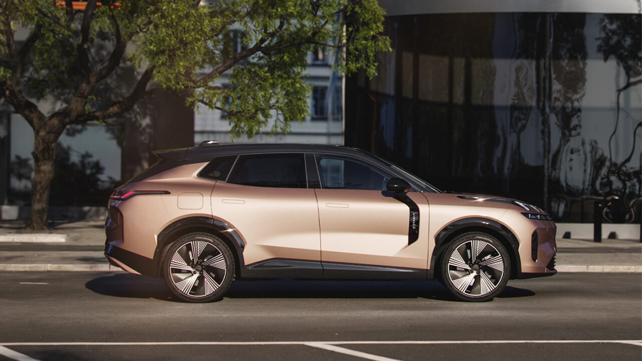 Lynk & Co 08 – Powerful Hybrid SUV with a 245 km EV Range