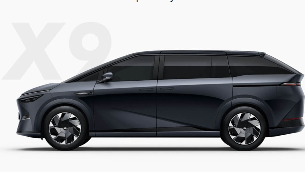 "XPeng X9: Electric Minivan Specs and Innovation Unveiled"