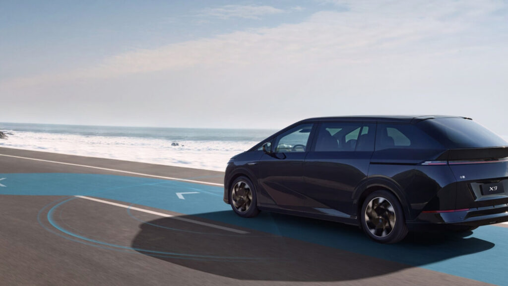 "XPeng X9: Electric Minivan Specs and Innovation Unveiled"