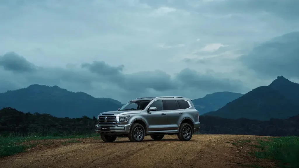 Tank 500: 354 hp, 10.5 L/100 km, $48K. See specs and how it beats Toyota Land Cruiser & Ford Bronco!
