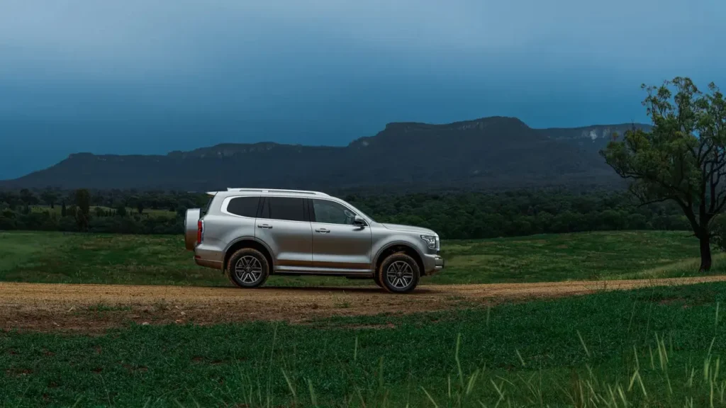 Tank 500: 354 hp, 10.5 L/100 km, $48K. See specs and how it beats Toyota Land Cruiser & Ford Bronco!
