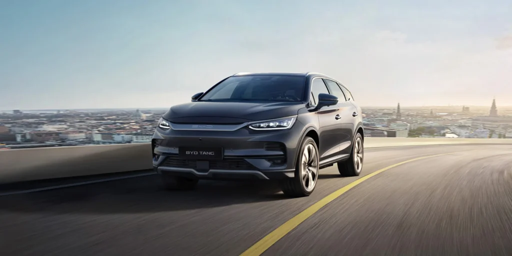 BYD TANG: 509 hp, 565 km range, $45K. Discover specs and how it beats Tesla Model Y & NIO ES8 in power and price for 2025!
