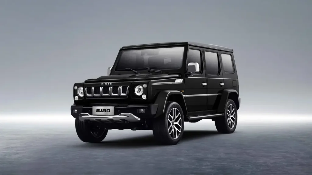 Front angle of the BAIC BJ80 SUV with bold grille and headlights, presented on a neutral background