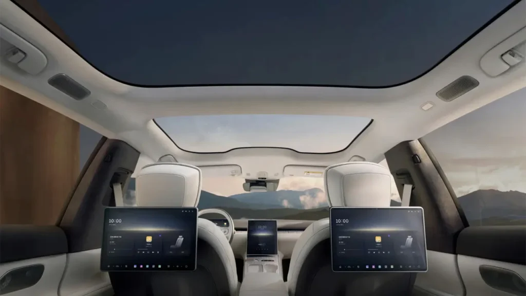 NIO ET7: 653 hp, 1000 km range, $69K. Explore specs and comparison with Tesla Model S and BMW i4 in this 2025 review!
