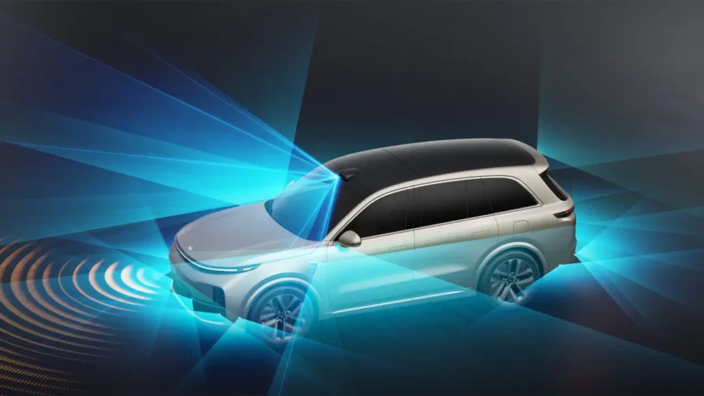 Li L8 equipped with lidar and advanced sensor vision