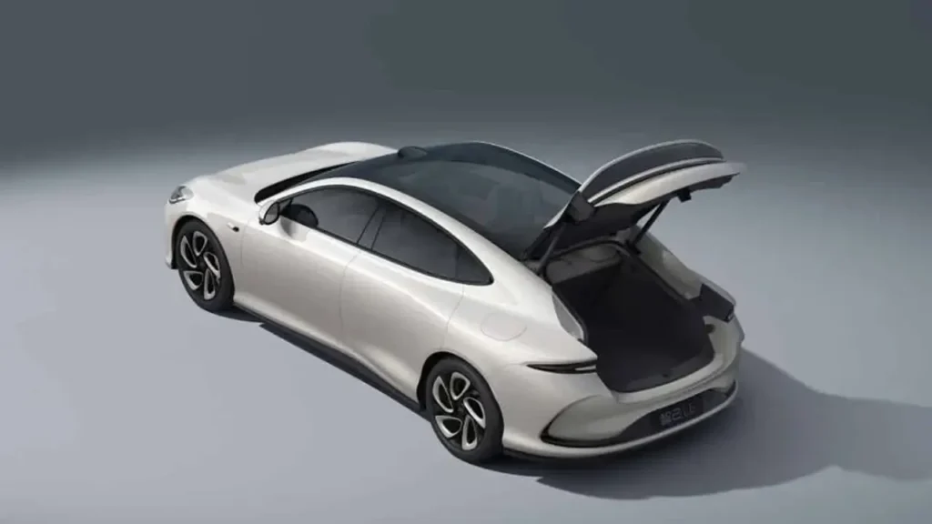 IM Motors L6: semi solid state battery, 900V hype and 1000 km range | AutoChina IM Motors L6