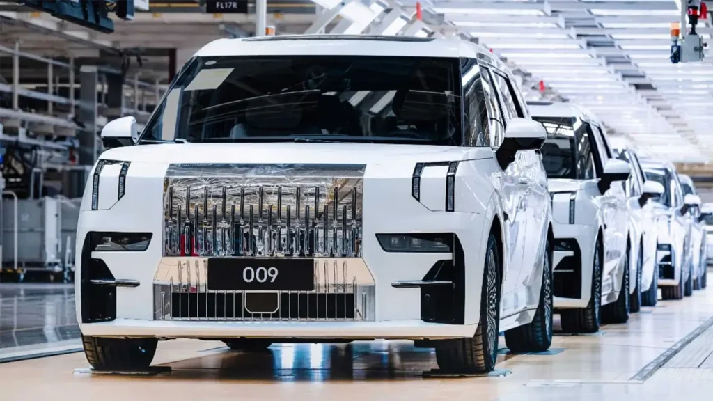 Zeekr 009 luxury electric MPV