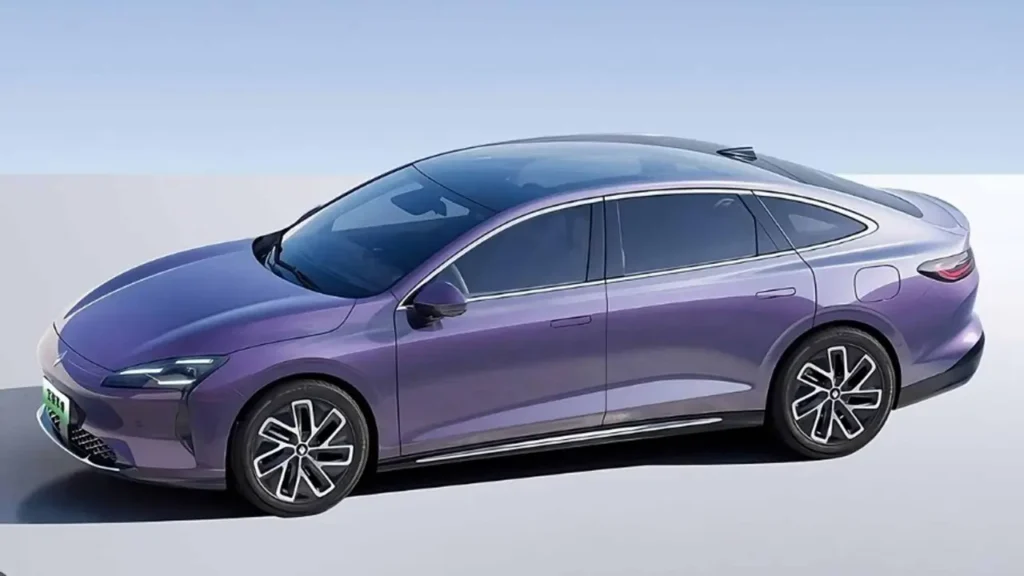 Baojun Xiang Jing flagship sedan