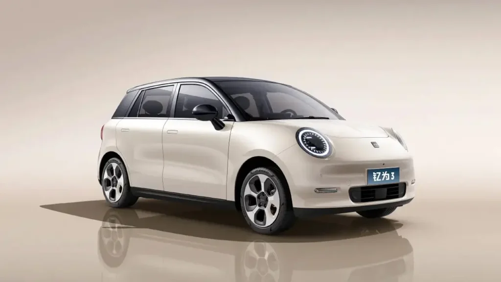 JAC Yiwei 3 sodium-ion EV
