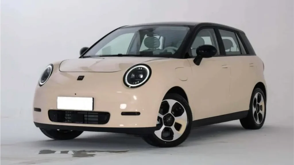 JAC Yiwei 3 sodium-ion EV