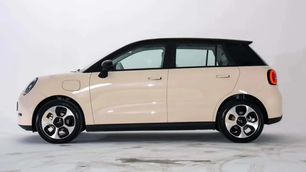 JAC Yiwei 3 sodium-ion EV