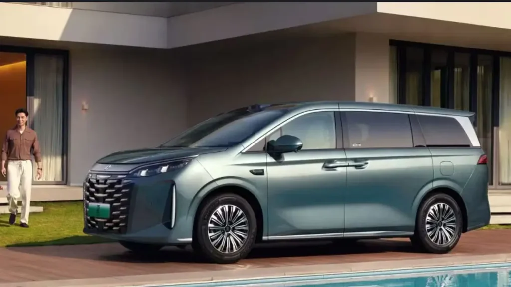BYD Xia MPV interior