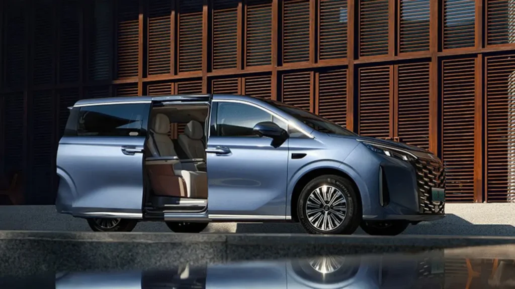 BYD Xia MPV interior