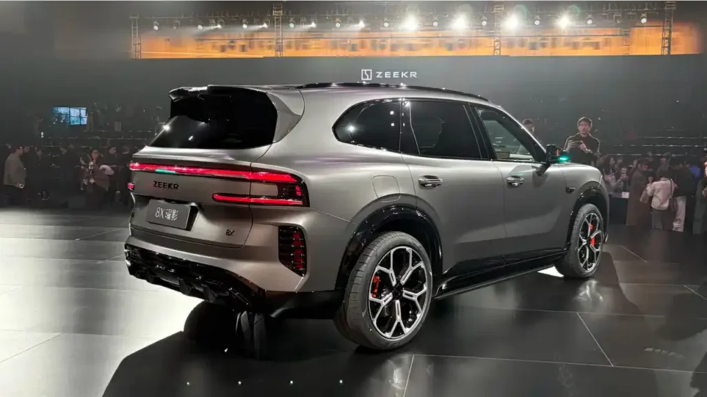 Zeekr 8X Review: 1030 kW Triple-Motor Hybrid Beast | AutoChina Zeekr 8X hybrid SUV